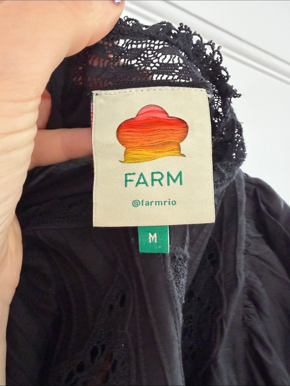 Gorgeous Farm Rio Black Lace Silk Sleeve Top - Picture 2 of 3